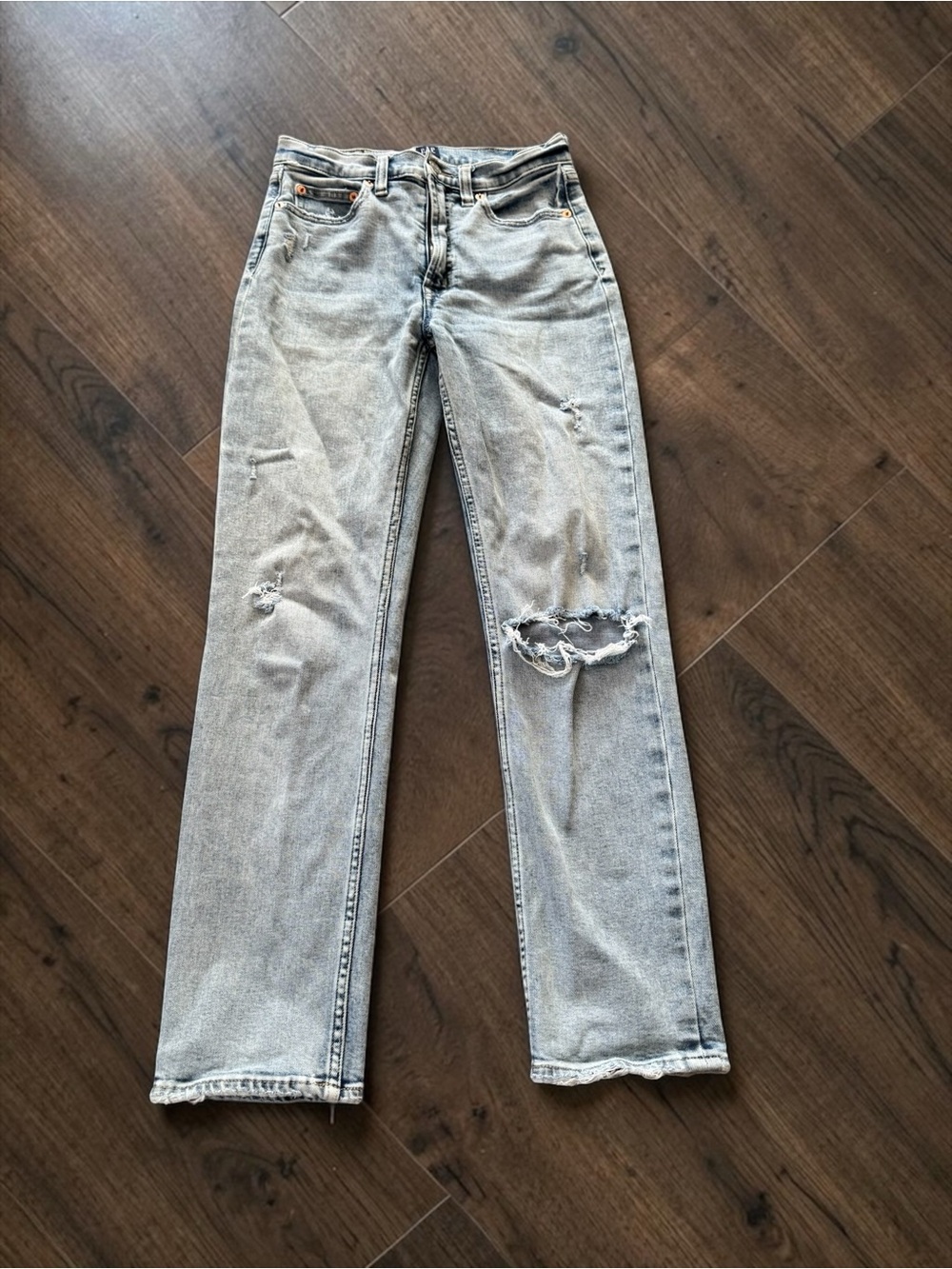 GAP Cigarette Jeans Womens Size 2 Light Wash Distressed Ripped Straight Leg